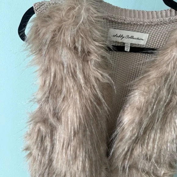 Sebby Collection Women Size L Faux Fur Vest/Beige/Natural Color - Picture 3 of 9